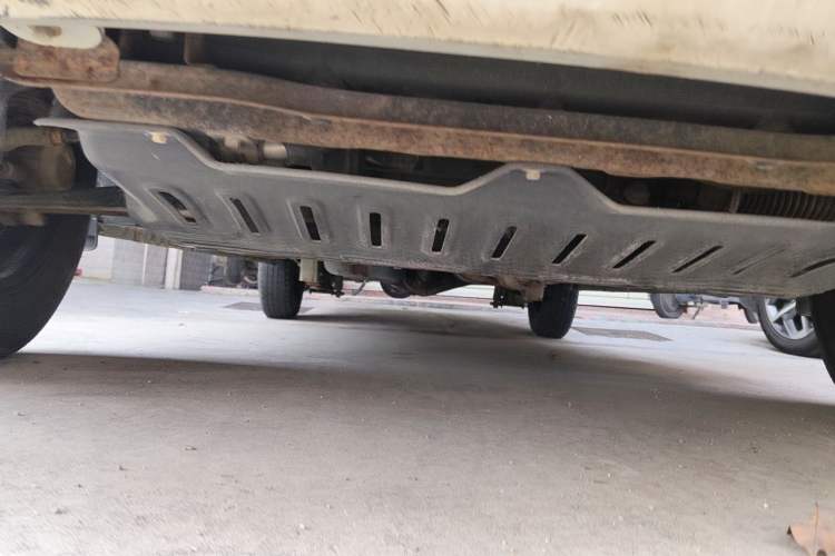 Used Wuling Rongguang V 2016 1.5L Practical Version Non-Power-Assisted Chassis Front