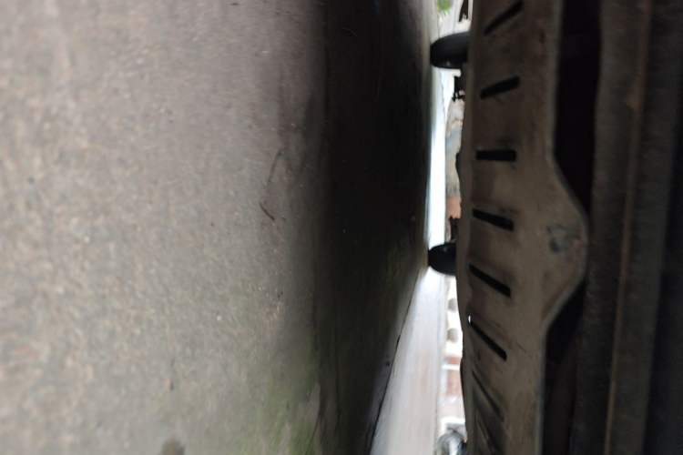 Used Wuling Rongguang V 2016 1.5L Practical Version Non-Power-Assisted Chassis Front