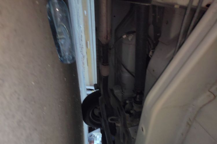 Used Wuling Rongguang V 2016 1.5L Practical Version Non-Power-Assisted Chassis Front Right