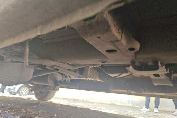 Used Wuling Rongguang V 2016 1.5L Standard Version Chassis Front Right
