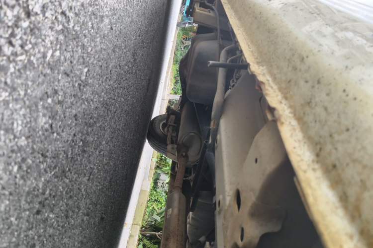 Used Wuling Rongguang V 2016 1.5L Standard Version Chassis Front Right