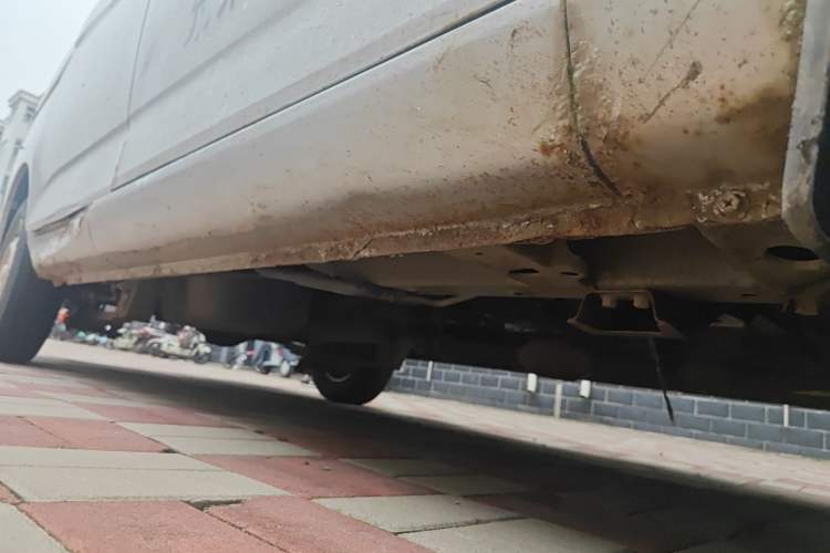Used Wuling Rongguang V 2016 1.2L Practical Model Non-Power-Assisted Chassis Front Right