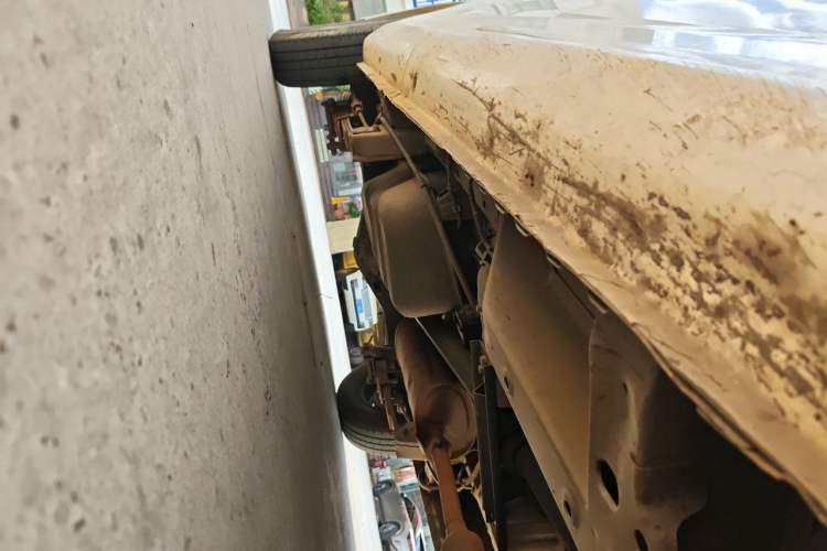 Used Wuling Rongguang V 2016 1.5L Practical Version Non-Power-Assisted Chassis Front Right