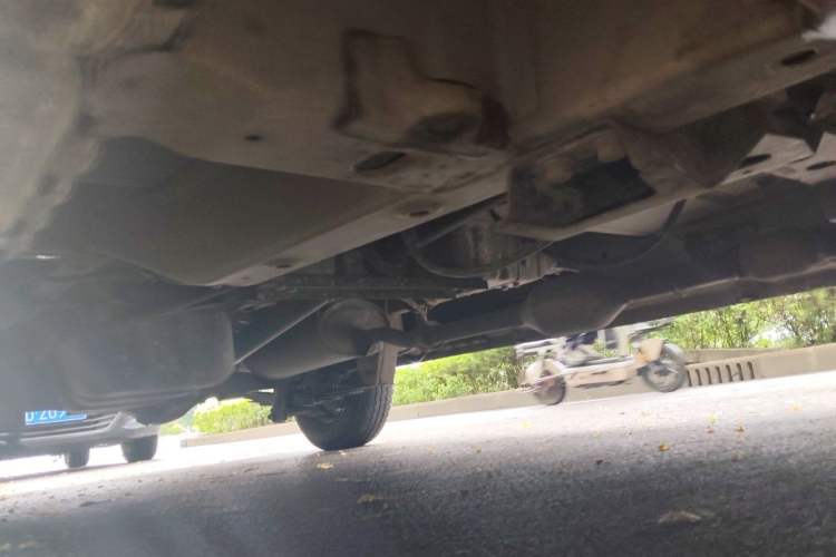 Used Wuling Rongguang V 2016 1.2L Practical Version Chassis Front Right