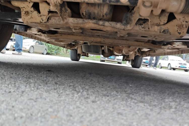 Used Wuling Rongguang V 2016 1.2L Practical Version Chassis Front