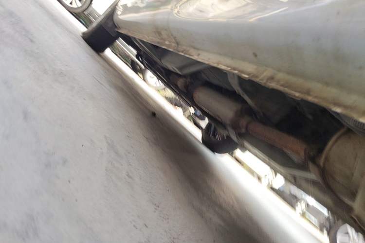 Used Wuling Rongguang V 2016 1.5L Practical Version Non-Power-Assisted Chassis Rear Left