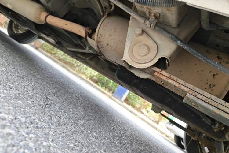 Used Wuling Rongguang V 2016 1.5L Standard Version Chassis Rear Left