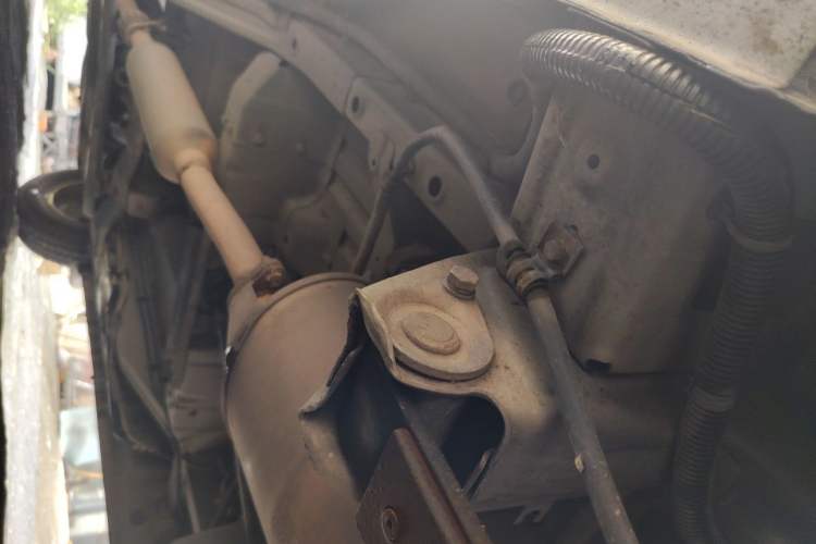 Used Wuling Rongguang V 2016 1.5L Standard Version Chassis Rear Left