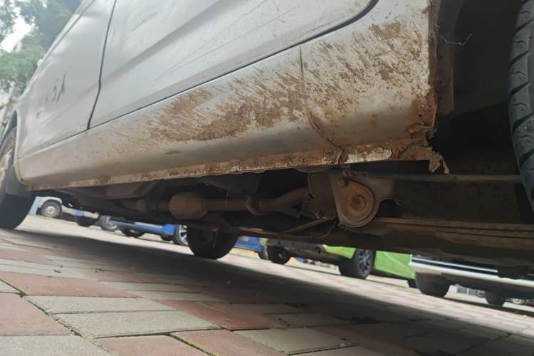 Used Wuling Rongguang V 2016 1.2L Practical Model Non-Power-Assisted Chassis Rear Left