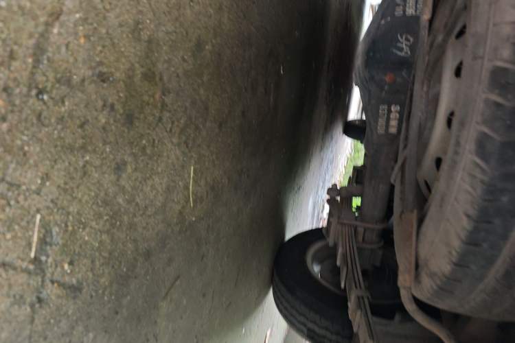 Used Wuling Rongguang V 2016 1.5L Practical Version Non-Power-Assisted Chassis Rear