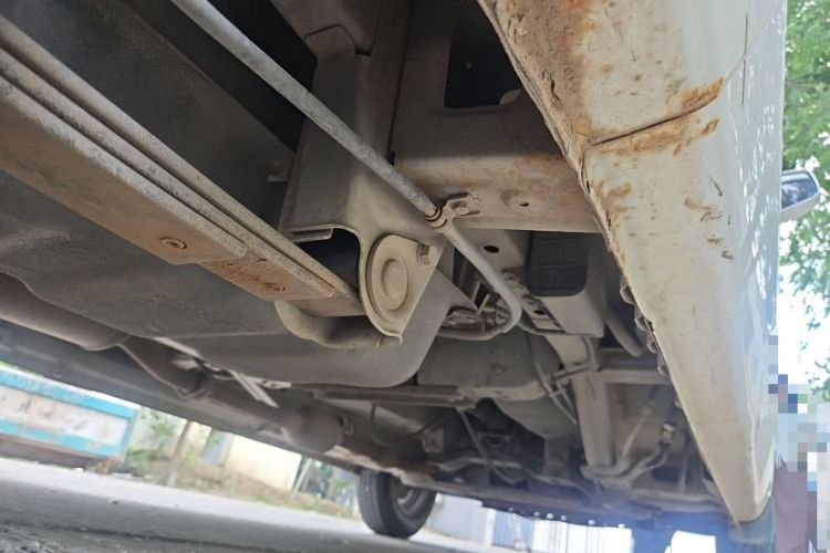 Used Wuling Rongguang V 2016 1.2L Standard Version Chassis Rear Right