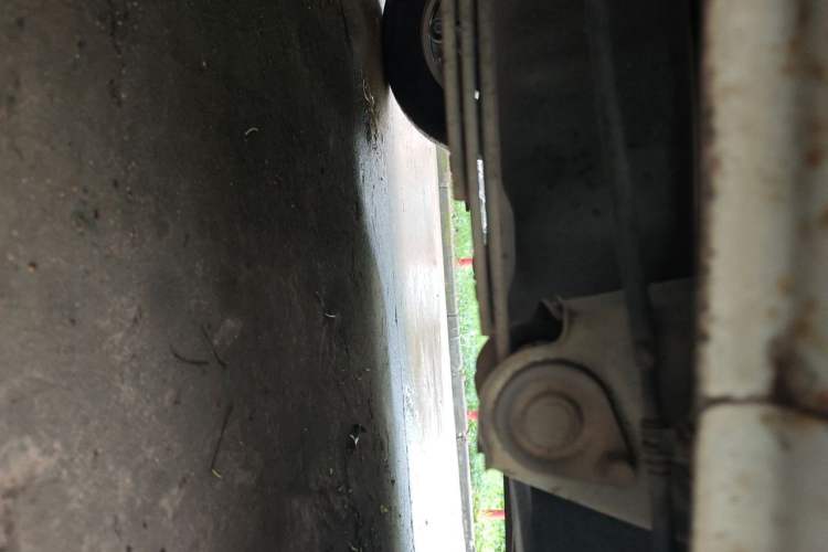 Used Wuling Rongguang V 2016 1.5L Practical Version Non-Power-Assisted Chassis Rear Right