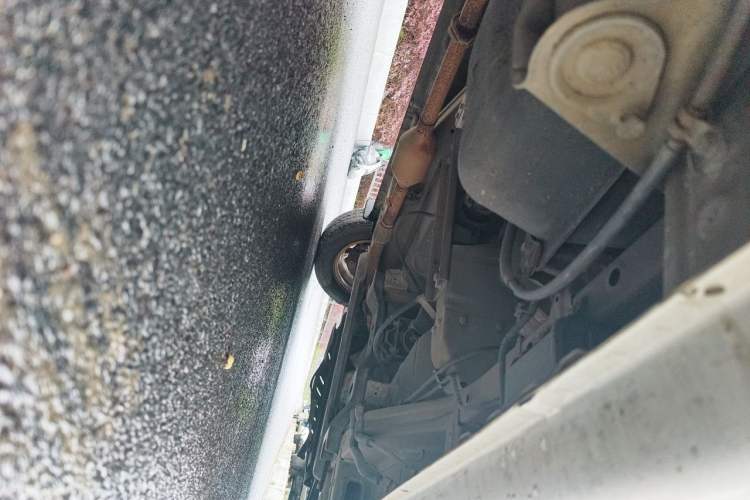 Used Wuling Rongguang V 2016 1.2L Standard Version Chassis Rear Right