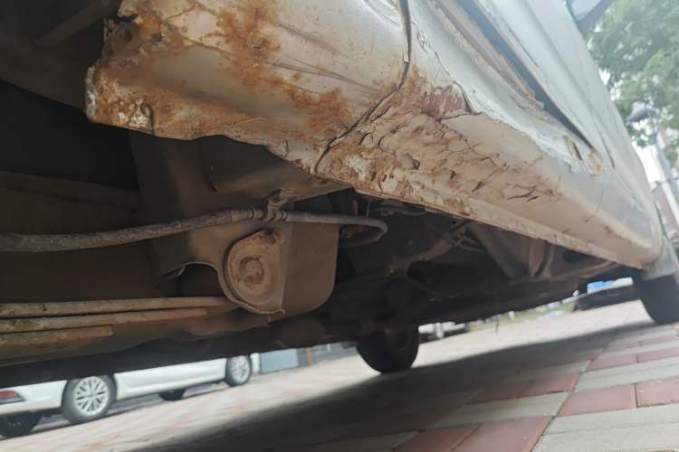 Used Wuling Rongguang V 2016 1.2L Practical Model Non-Power-Assisted Chassis Rear Right