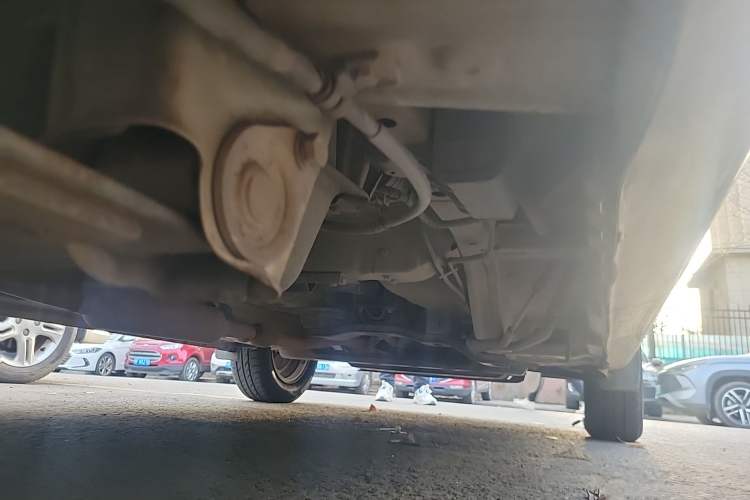 Used Wuling Rongguang V 2016 1.5L Standard Version Chassis Rear Right