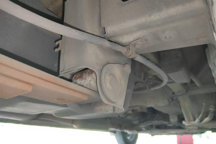 Used Wuling Rongguang V 2016 1.5L Standard Version Chassis Rear Right