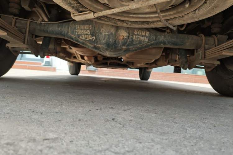 Used Wuling Rongguang V 2016 1.5L Practical Version Non-Power-Assisted Chassis Rear