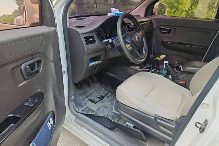 Used Wuling Rongguang V 2016 1.2L Standard Version Driver Seat