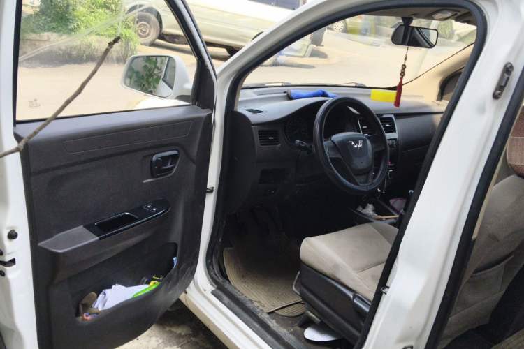 Used Wuling Rongguang V 2016 1.5L Standard Version Driver Seat