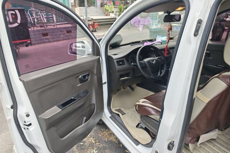 Used Wuling Rongguang V 2016 1.5L Standard Version Driver Seat