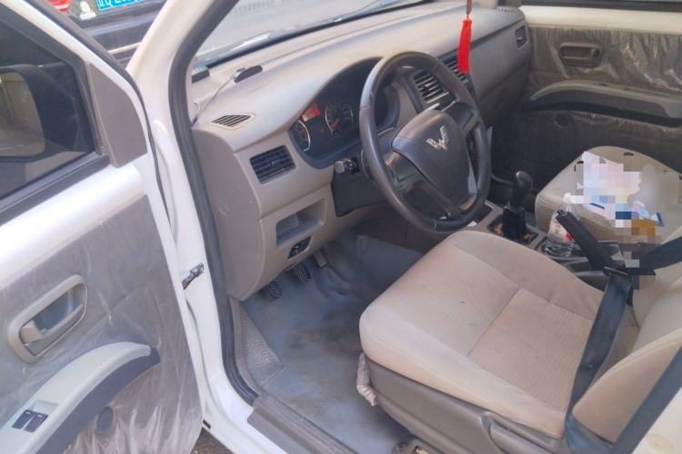 Used Wuling Rongguang V 2016 1.2L Practical Version Driver Seat