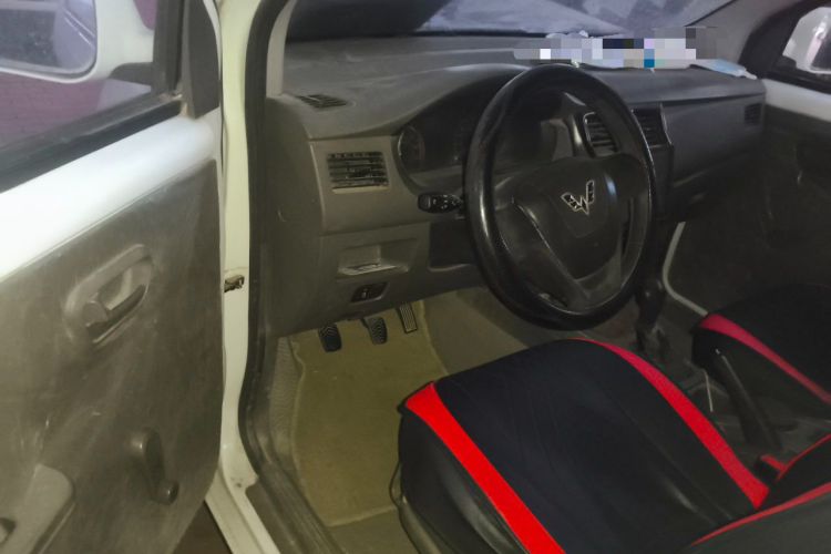 Used Wuling Rongguang V 2016 1.5L Practical Version Non-Power-Assisted Driver Seat