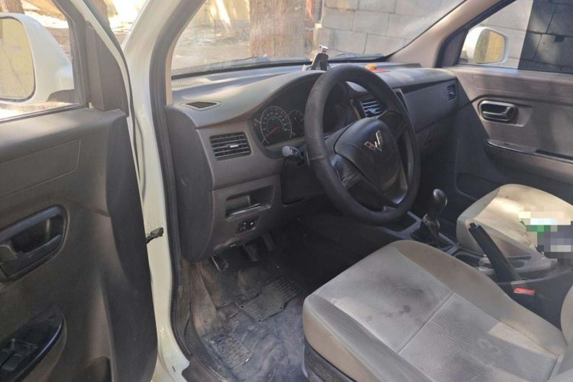 Used Wuling Rongguang V 2016 1.5L Standard Version Driver Seat