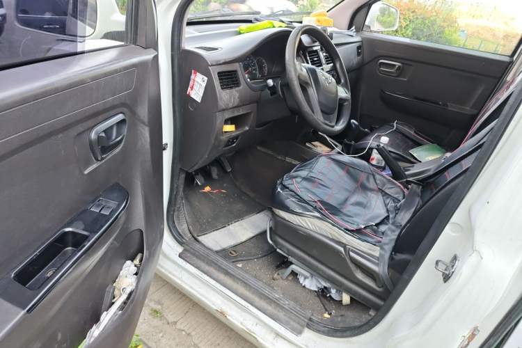 Used Wuling Rongguang V 2016 1.5L Standard Version Driver Seat