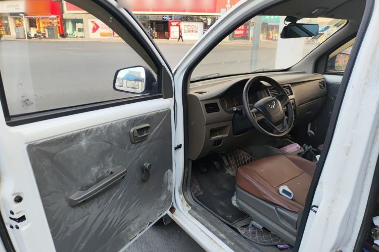 Used Wuling Rongguang V 2016 1.2L Practical Version Driver Seat