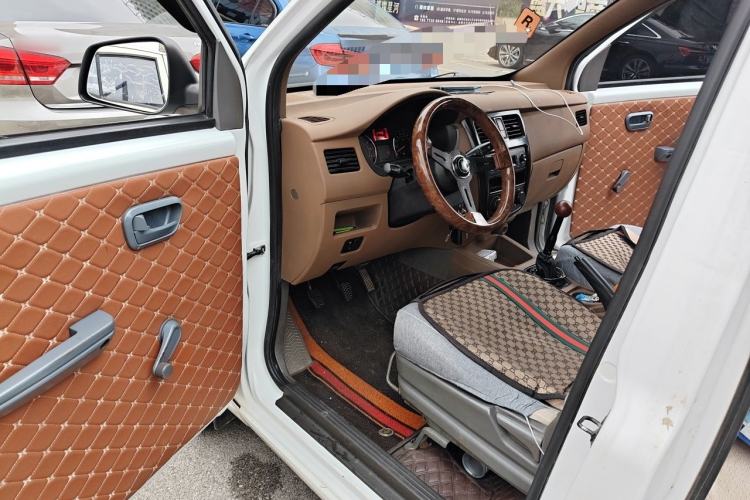 Used Wuling Rongguang V 2016 1.2L Practical Version Driver Seat