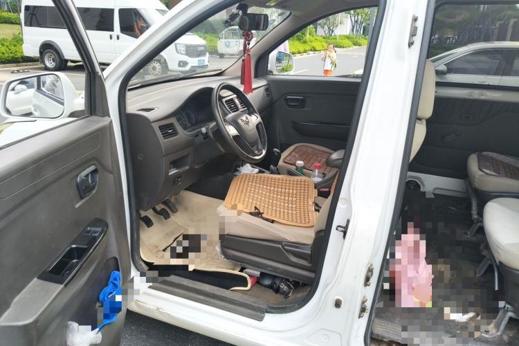 Used Wuling Rongguang V 2016 1.5L Standard Version Driver Seat