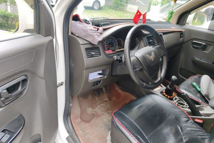 Used Wuling Rongguang V 2016 1.5L Standard Version Driver Seat