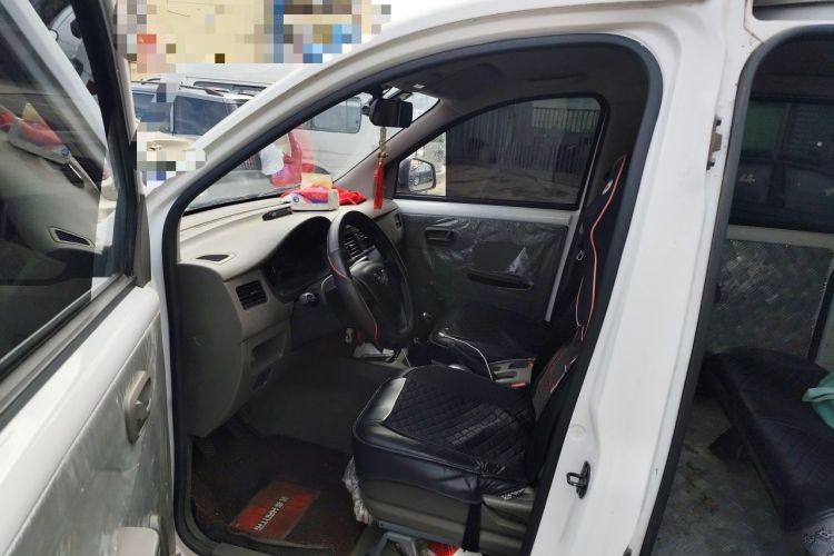 Used Wuling Rongguang V 2016 1.5L Practical Version Driver Seat