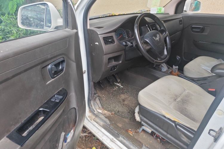 Used Wuling Rongguang V 2016 1.5L Standard Version Driver Seat
