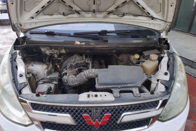 Used Wuling Rongguang V 2016 1.2L Standard Version Engine Bay