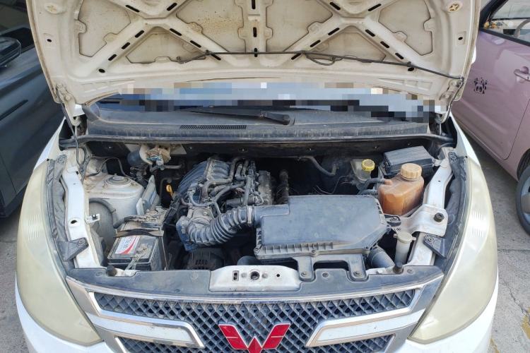 Used Wuling Rongguang V 2016 1.2L Standard Version Engine Bay