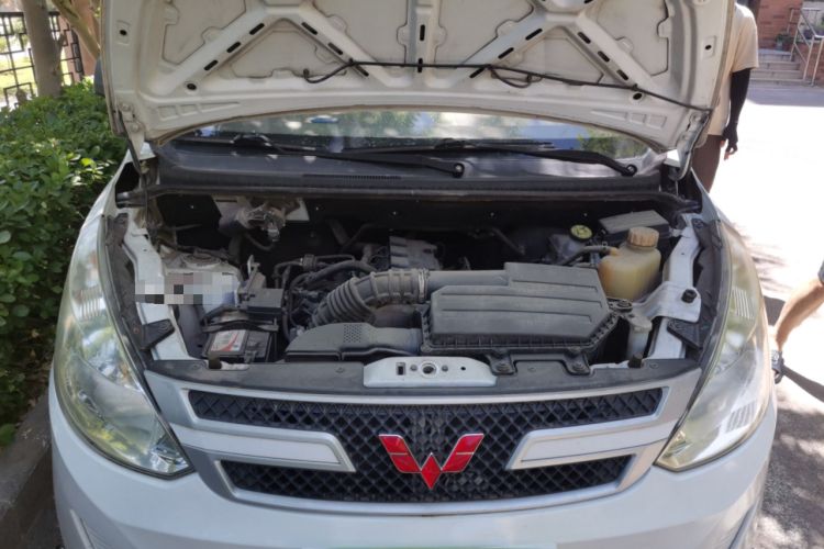 Used Wuling Rongguang V  Engine Bay
