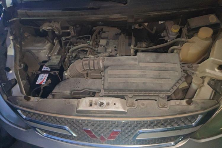 Used Wuling Rongguang V 2016 1.5L Standard Version Engine Bay