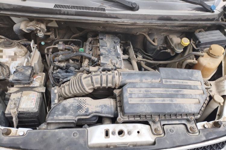 Used Wuling Rongguang V 2016 1.5L Practical Version Engine Bay