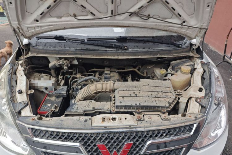 Used Wuling Rongguang V 2016 1.5L Standard Version Engine Bay