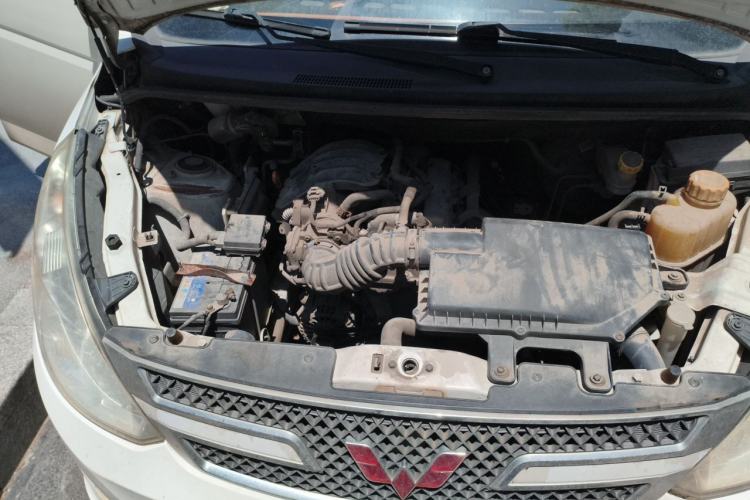 Used Wuling Rongguang V 2016 1.2L Standard Version Engine Bay