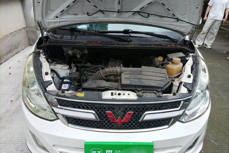 Used Wuling Rongguang V 2016 1.5L Standard Version Engine Bay