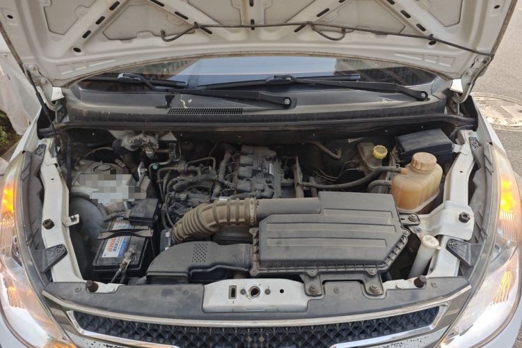 Used Wuling Rongguang V 2016 1.5L Standard Version Engine Bay