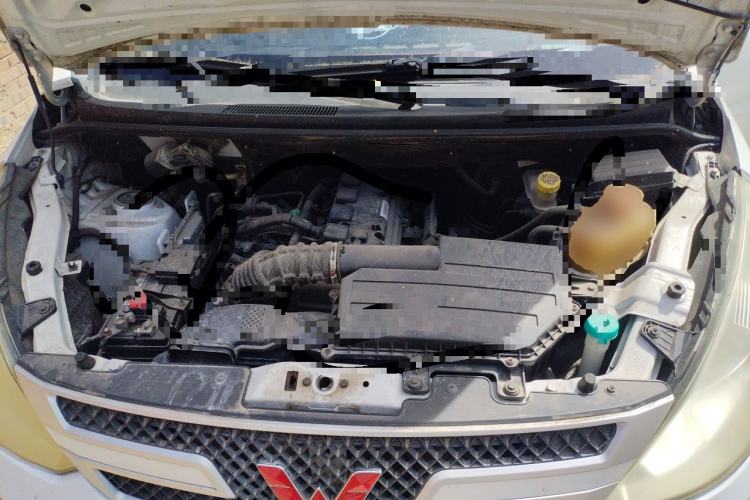 Used Wuling Rongguang V 2016 1.5L Practical Version Engine Bay