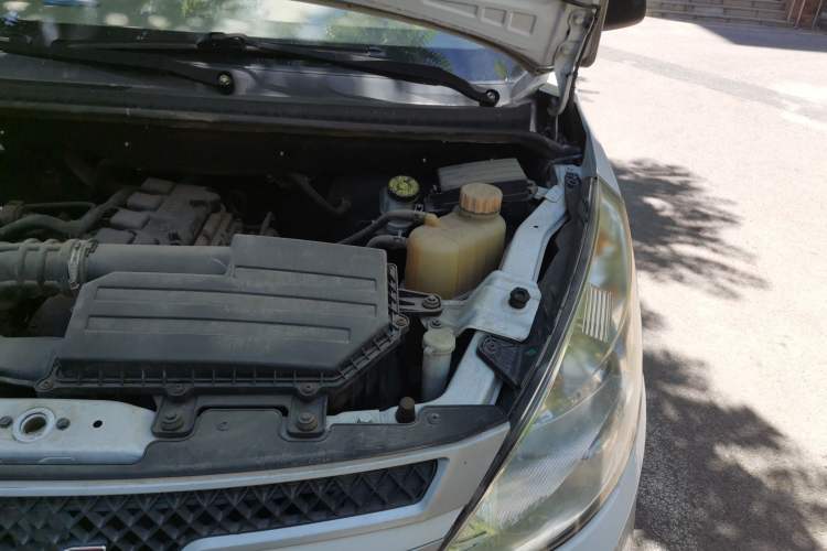 Used Wuling Rongguang V  Engine Bay Left