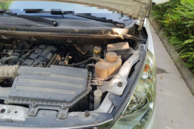 Used Wuling Rongguang V 2016 1.5L Standard Version Engine Bay Left