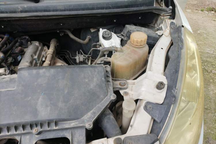 Used Wuling Rongguang V  Engine Bay Left