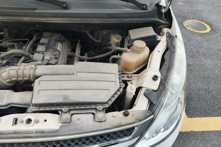 Used Wuling Rongguang V 2016 1.5L Standard Version Engine Bay Left