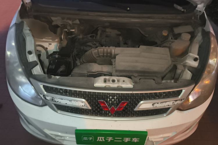 Used Wuling Rongguang V 2016 1.5L Practical Version Non-Power-Assisted Engine Bay