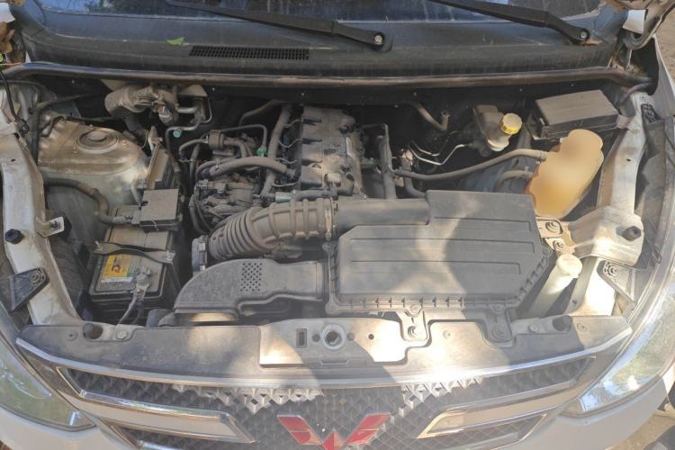Used Wuling Rongguang V 2016 1.5L Standard Version Engine Bay